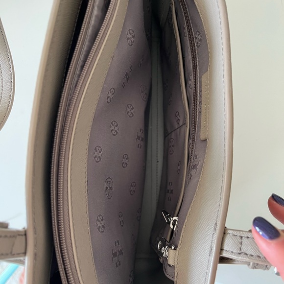 Pale dusty rose leather color Tory Burch bag - Picture 7 of 10